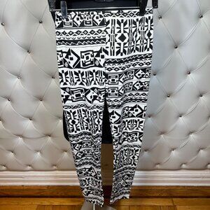 Amazing Grace Black And White Patterned Pants Size S